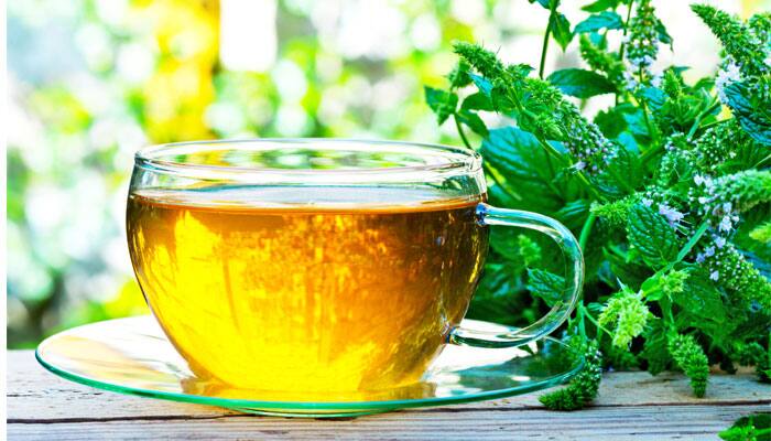 This tea helps in burn calories and also helps in speeding up the process of digestion.
