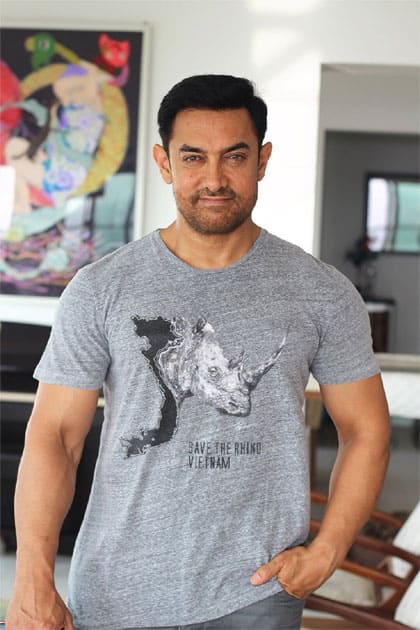 Hey guys, our very own Captain Russel (@PaulBlackthorne) from Lagaan is doing some good work for a change! (1/2)- twitter@aamir_khan