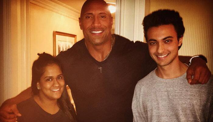 Arpita Khan Sharma gets clicked with Dwayne &#039;The Rock&#039; Johnson! Guess who made it possible?