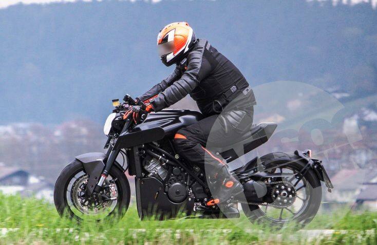 KTM 1290 Super Duke R based Husqvarna 1301 spotted testing