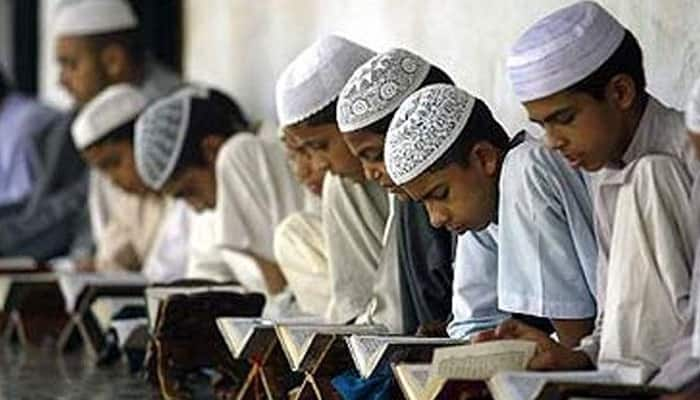 Jama Masjid in Gujarat&#039;s Vadodara claims it has biggest Quran in the world - Pics inside