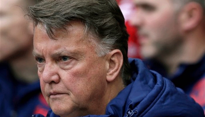Van Gaal sacked by United, Mourinho poised to step in