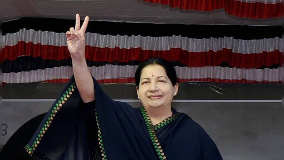 Jayalalithaa's swearing-in: Ardent fan of MGR, auto-driver charges just ...