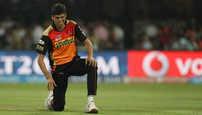 IPL 2016: Sunrisers Hyderabad&#039;s Ashish Nehra to undergo knee surgery