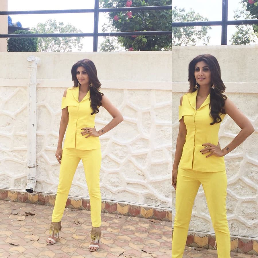 SHILPA SHETTY KUNDRA ‏@TheShilpaShetty  :- Shot promos fr a new tv show outfit by @labelmanikananda jewellery @ateliermon @outhousejewellery heels @aldo_shoes -twitter