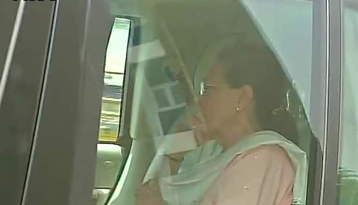 After Arvind Kejriwal, Sonia Gandhi meets 13-year-old Delhi rape victim at AIIMS