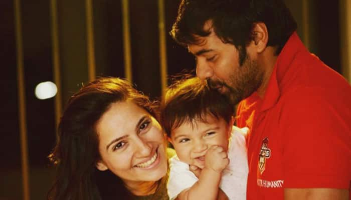 Shabbir Ahluwalia&#039;s romance locked dinner date with wife Kanchi Kaul – See pic