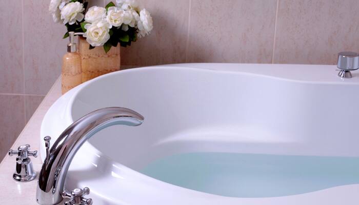 Soak the inflamed area for 10-15 minutes in warm water and gently wipe it with a wet towel. Do this regularly for an instant pain and itching relief as well as reduce hemorrhoids effectively.

By: Salome Phelamei
