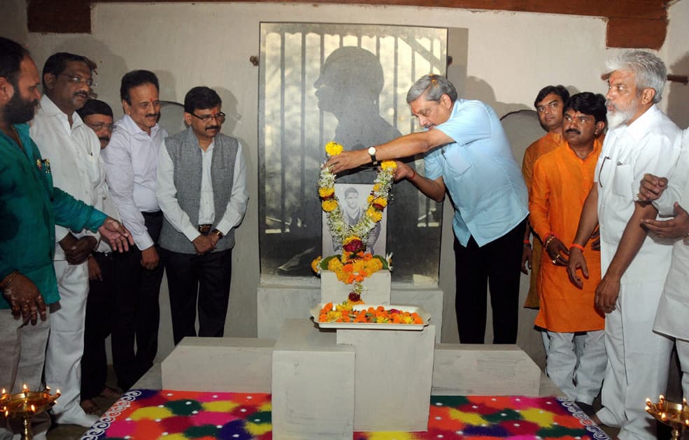 Minister Manohar Parrikar dedicates the old house of Swatantrya Veer Savarkar to public at Bhagur in Nashik district.