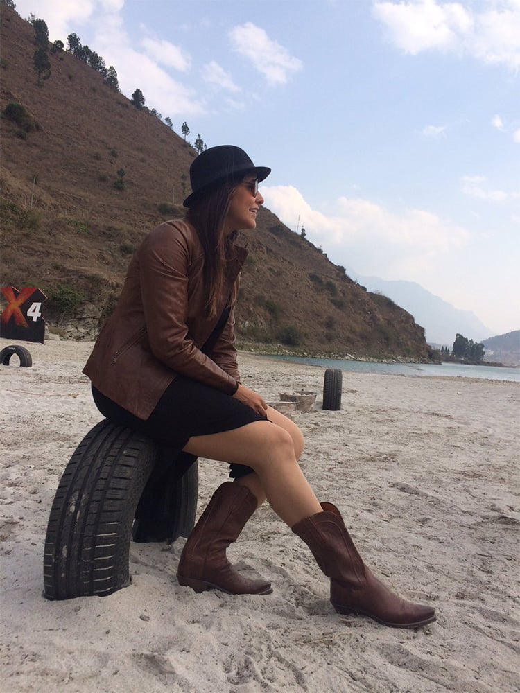 Neha Dhupia ‏@NehaDhupia  :- Tonight's going to be a blast from the past.. Tune into @MTVIndia for @MTVRoadies at 7pm n u ll know Wat I mean -twitter