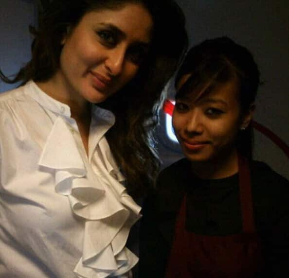 Kareena Kapoor Khan was recently spotted with a fan. - Twitter@KareenaUpdates