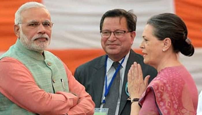 BJP blasts Sonia Gandhi, says &#039;shahenshah&#039; takes away democracy like Indira Gandhi did during Emergency