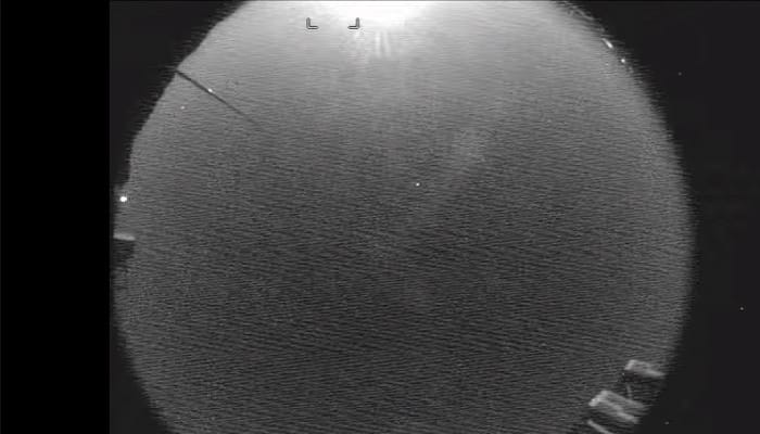 Watch - Bright fireball lights up pre-dawn sky over Arizona!