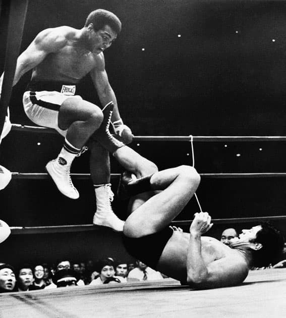 Boxing legend Muhammad Ali dies at 74