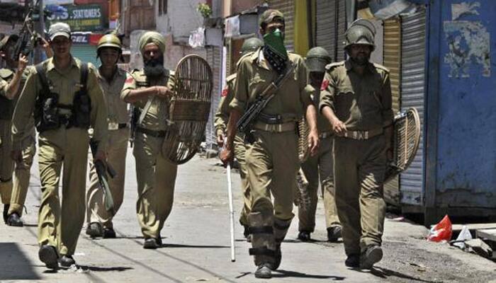 Two policemen shot dead in J&amp;K&#039;s Anantnag