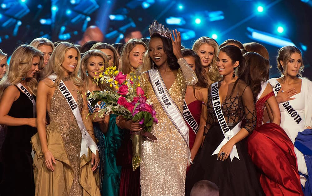 Army Reserve officer Deshauna Barber crowned Miss USA 2016