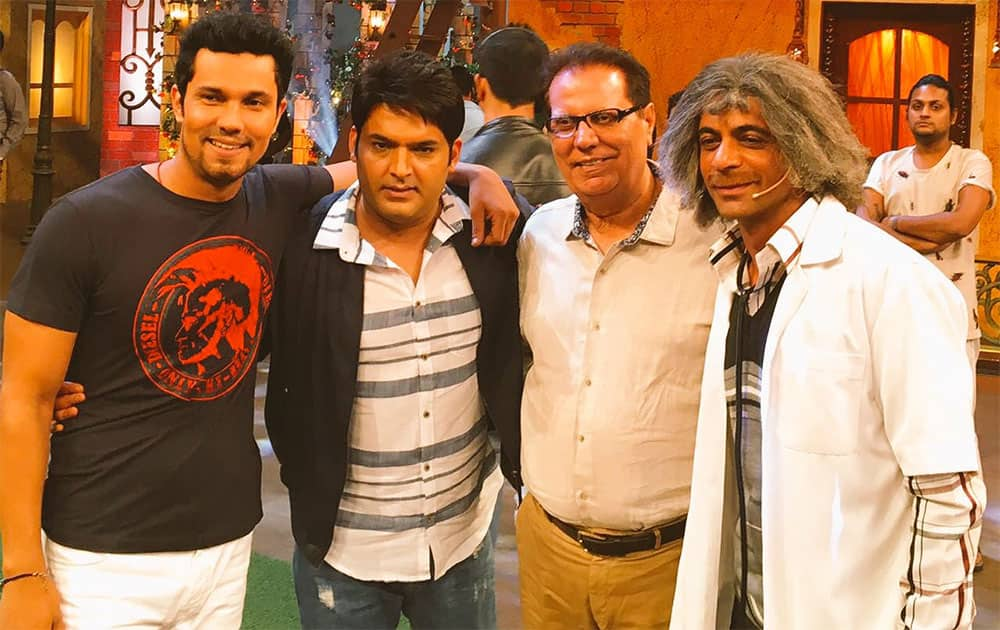 With the 3 funniest men I know .. @KapilSharmaK9 @WhoSunilGrover & my dad Dr #RanbirSinghHooda #TheKapilSharmaShow Twitter@RandeepHooda