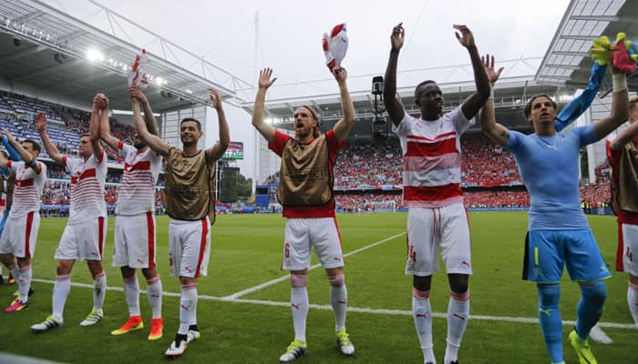 Euro 2016: Fabien Schaer goal helps Switzerland beat 10-man Albania