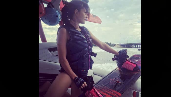 Epic fail! Jacqueline Fernandez&#039;s surfing session will make you go LOL – Watch video