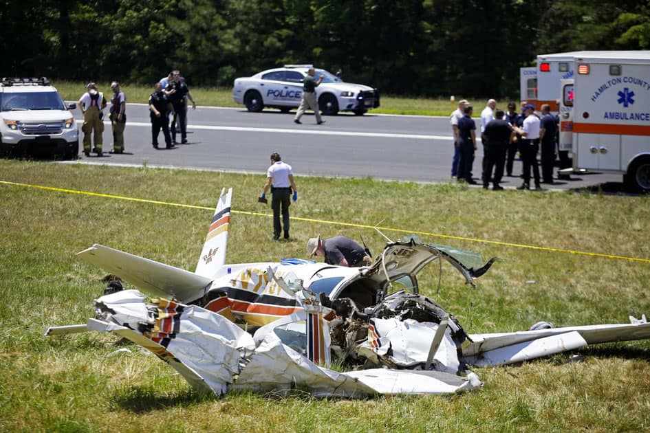 plane crash next to the runway