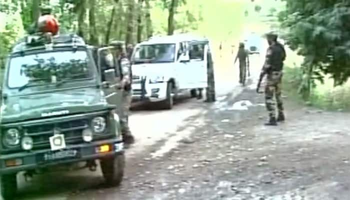 Four cops injured in terror attack in J&amp;K&#039;s Kulgam district