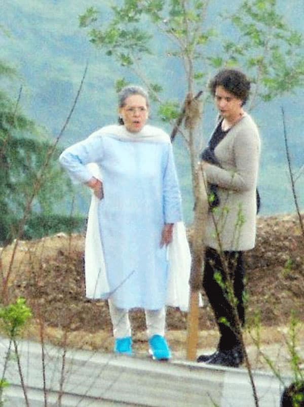Sonia Gandhi and Priyanka Vadra at Charabra near Shimla