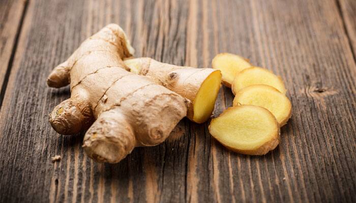 A natural pain reliver that contains active components like gingerols, zingerone and shogaol. These heps in reducing inflammation and healing infections.

 
