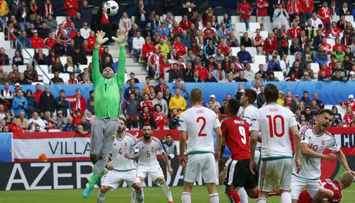 Euro 2016: Hungary stun 10-man Austria to end 30-year wait