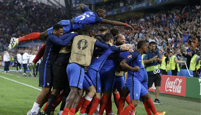 UEFA Euro 2016: France beat Albania to reach last 16 as Antoine Griezmann, Dmitri Payet score