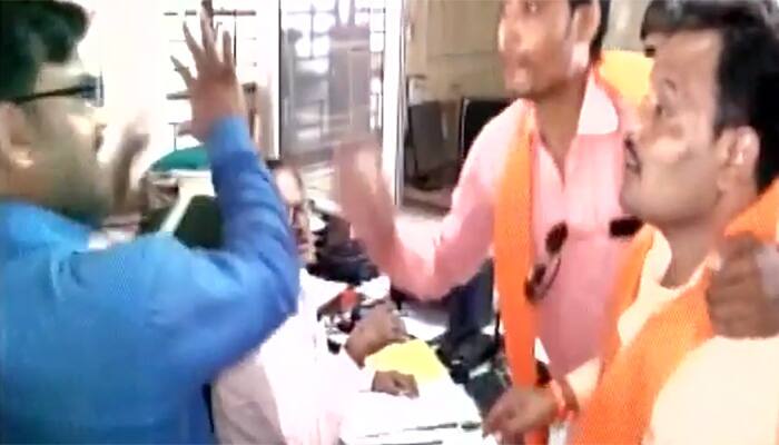 Shocking! Shiv Sena leader caught on camera slapping bank employee in Yavatmal