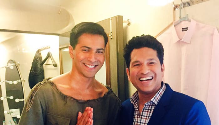 When Varun Dhawan met the &#039;God of Cricket&#039;!-- See full pic