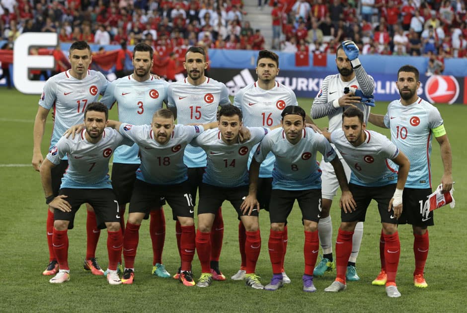 Turkey team poses for photos prior to soccer match between Spain and Turkey