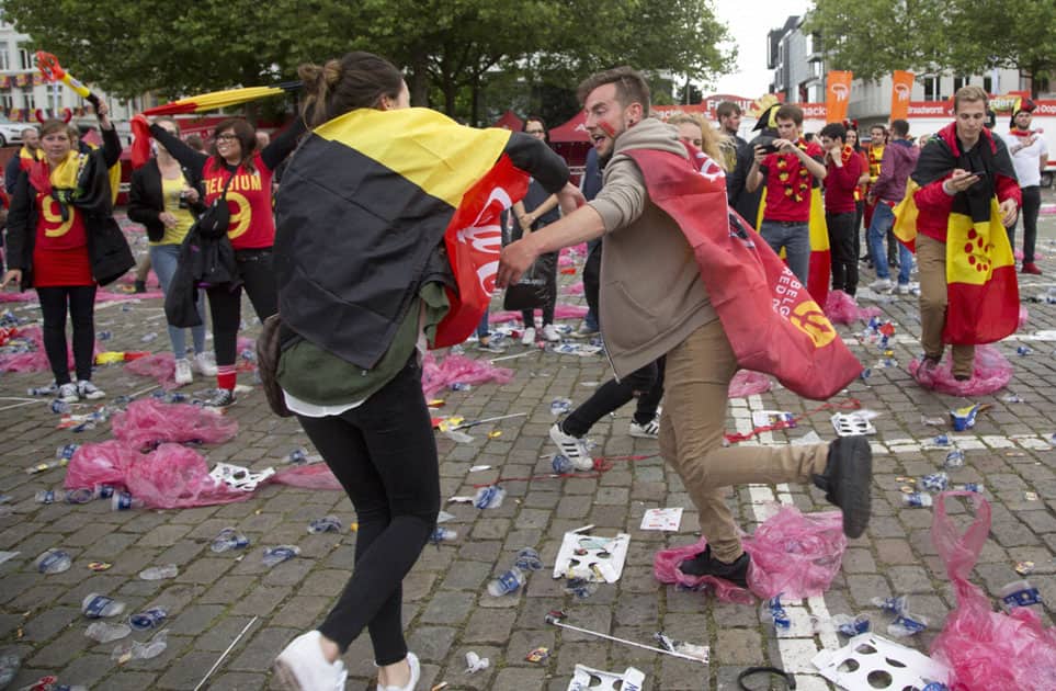 Belgian fans celebrate
