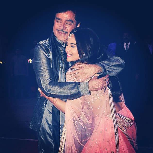 Happy happy fathers day!!!- Sonakshi Sinha