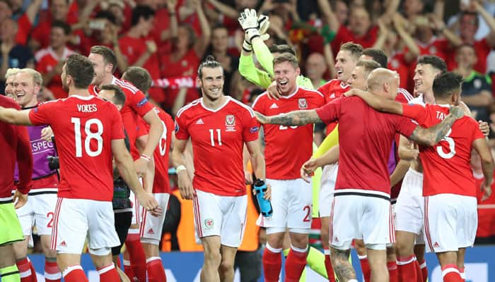 Euro 2016: Gareth Bale&#039;s Wales outgun Russia 3-0 to take top spot from England