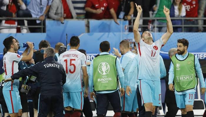 Euro 2016: Burak Yilmaz, Ozan Tufan guide Turkey to stunning 2-0 win over Czech Republic