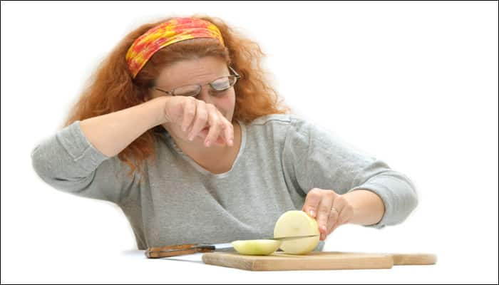 Why chopping onions makes us cry – Watch video!