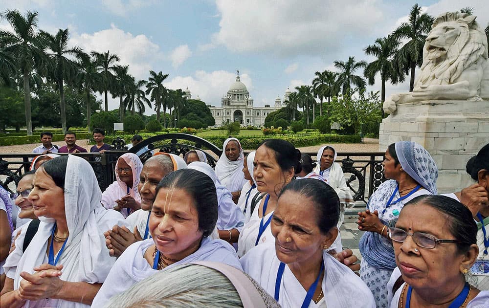 Widows visit historical Victoria Memorial to mark International Widows day