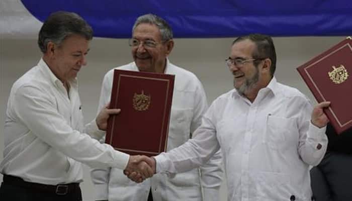 Colombia government, FARC rebels sign ceasefire