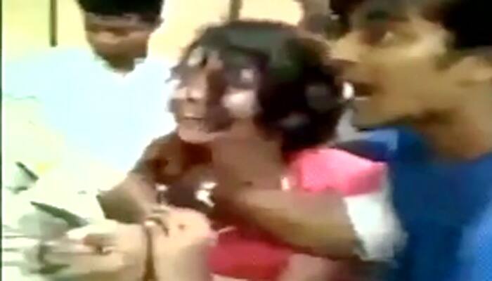 Mumbai: Drunk girl creates ruckus in Worli Police Station, slaps cop – Watch video