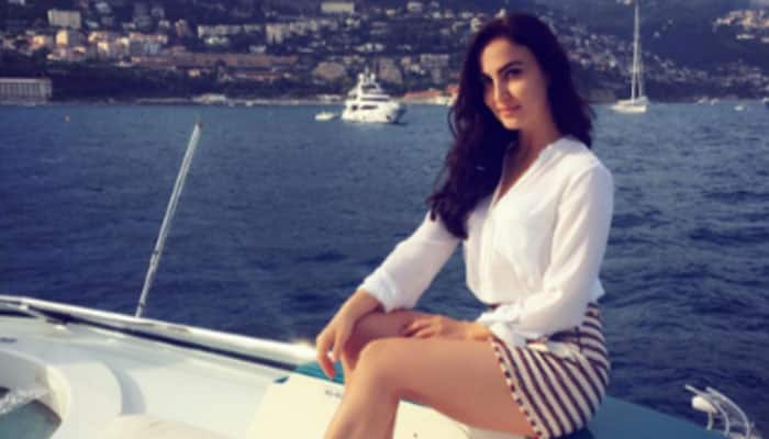 Elli Avram looks red HOT in this latest picture!