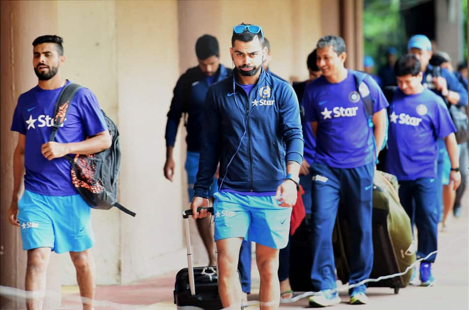 Test team Captain Virat Kohli with team mates