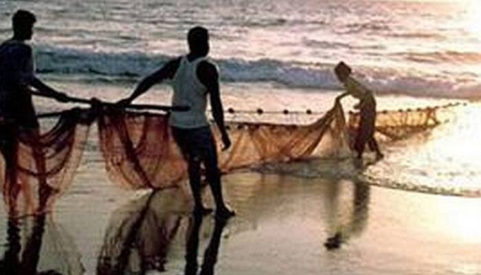  Lankan Navy damages seven boats of Tamil Nadu fishermen
