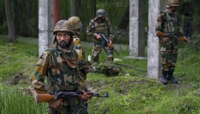 Terrorists holed up inside building in J&amp;K&#039;s Pulwama; 2 killed, encounter underway