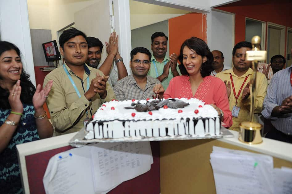 Zeenews.com team celebrates its success - Thank you viewers!