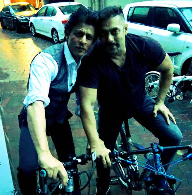 Bhai bhai on bike bike. No pollution…- Shah Rukh Khan