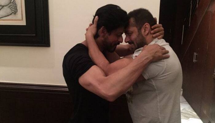 Shah Rukh Khan&#039;s HONEST reaction to Salman Khan&#039;s &#039;raped woman&#039; remark! Full story inside