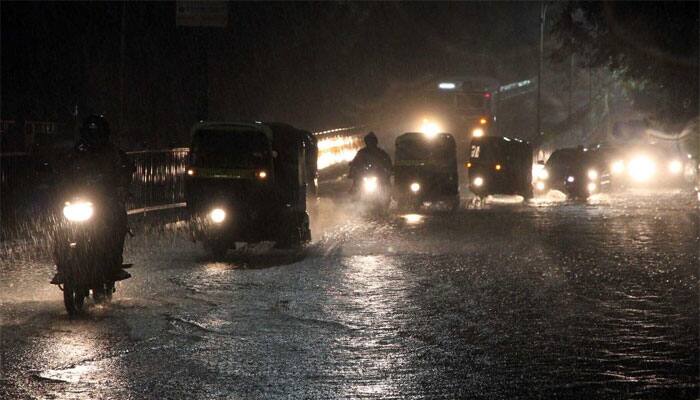 Heavy rains wreak havoc in Mumbai; throw road, rail traffic out of gear