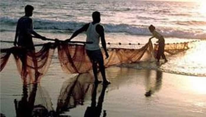 Sri Lankan Navy apprehends five Indian fishermen