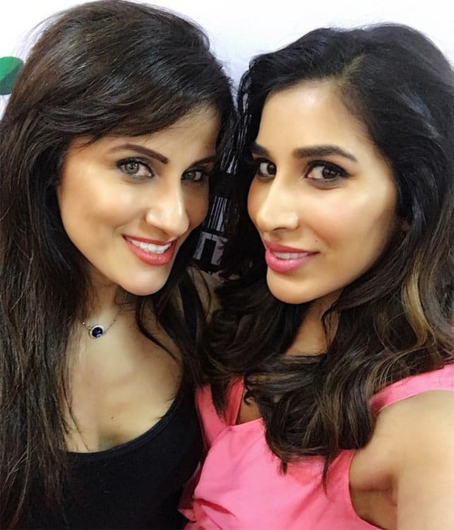 Twitter@Sophie_Choudry